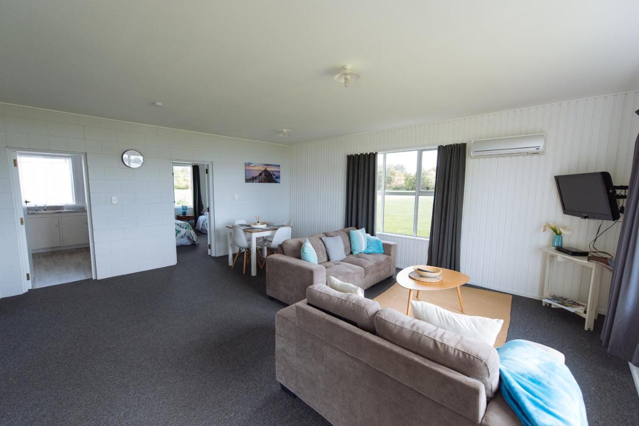 Pounawea Waterfront Motels Екстериор снимка